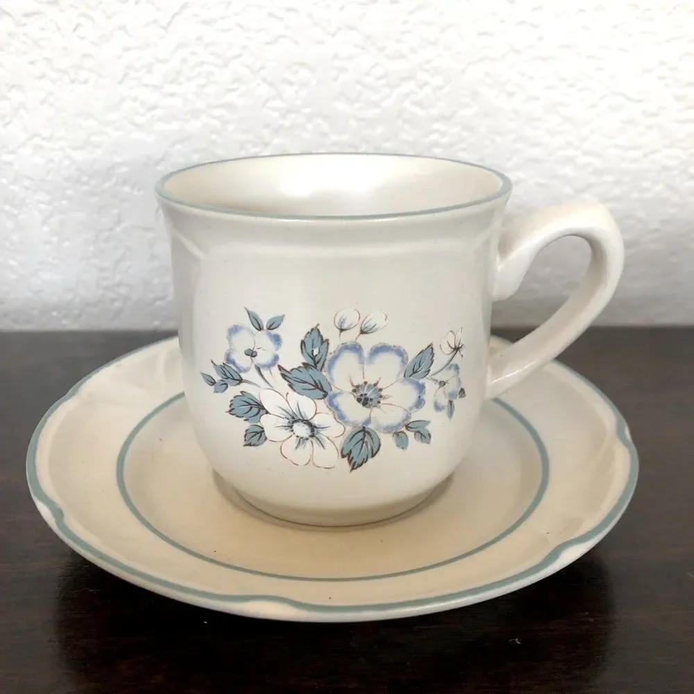 Vintage Country Ware Tea Cups & Saucers Set